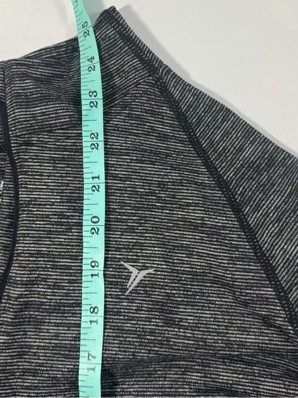 Women's Old Navy Active Heather Gray Quarter-Zip Athletic Dry-Fit Pullover